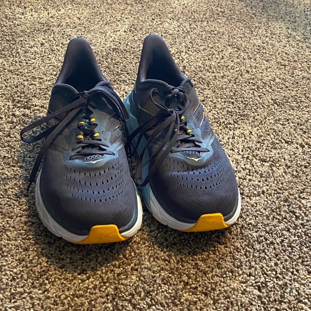 Hoka One One.